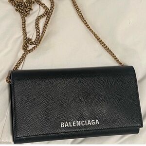 BALENCIAGA